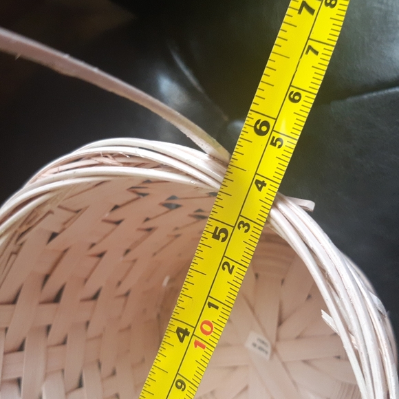 Pink wicker circle basket - Picture 11 of 12